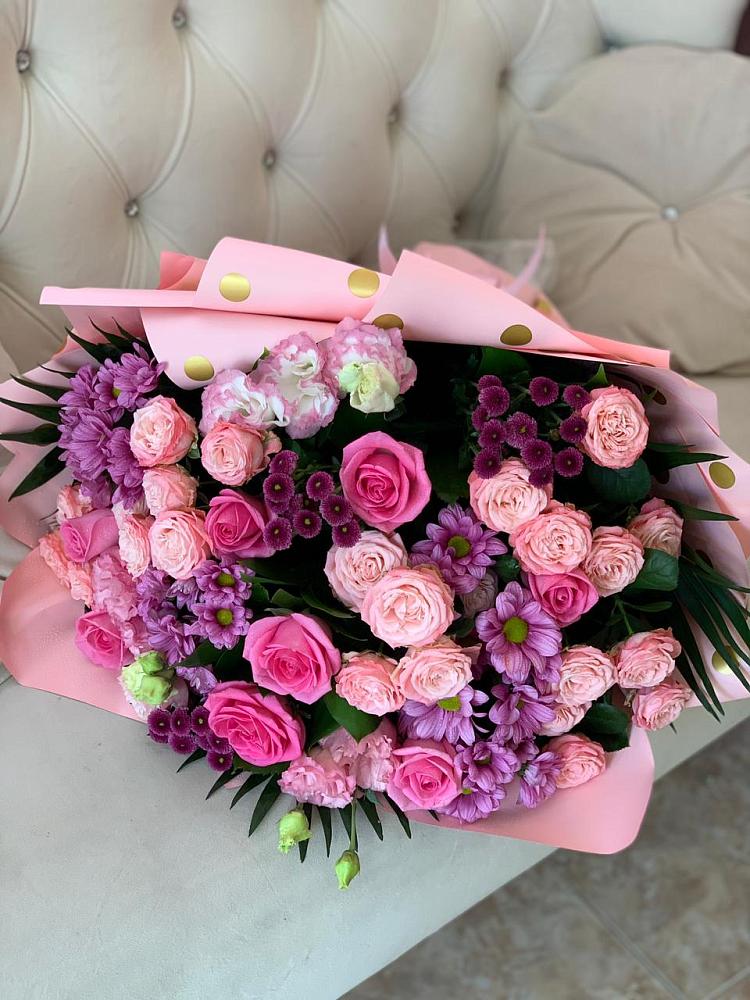 Букет цветов из: Хризантемы, Розы и Лизиантусы в Кузнечное