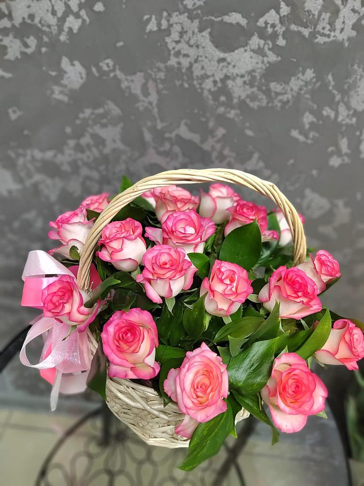 Цветочная композиция из Розы в корзине в Кузнечное