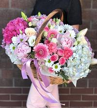 Цветочная композиция из Розы, Хризантемы, Пионы и Лизиантусы в корзине #REPLACE_PRED# Кузнечное
