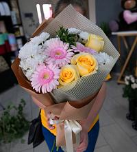 Букет цветов из:  Герберы, Розы и Хризантемы в Кузнечное