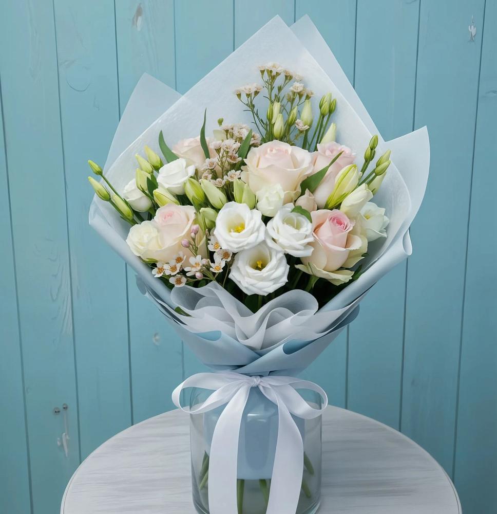 Букет цветов из: Розы и Лизиантусы в Кузнечное