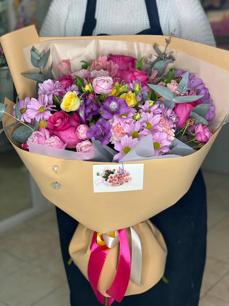 Букет цветов из: Хризантемы, Гвоздики и Альстромерии в Кузнечное