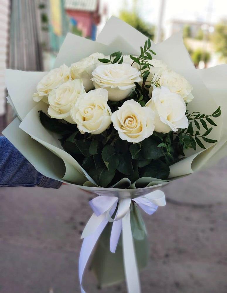 Букет Белые розы Проуд в Кузнечное