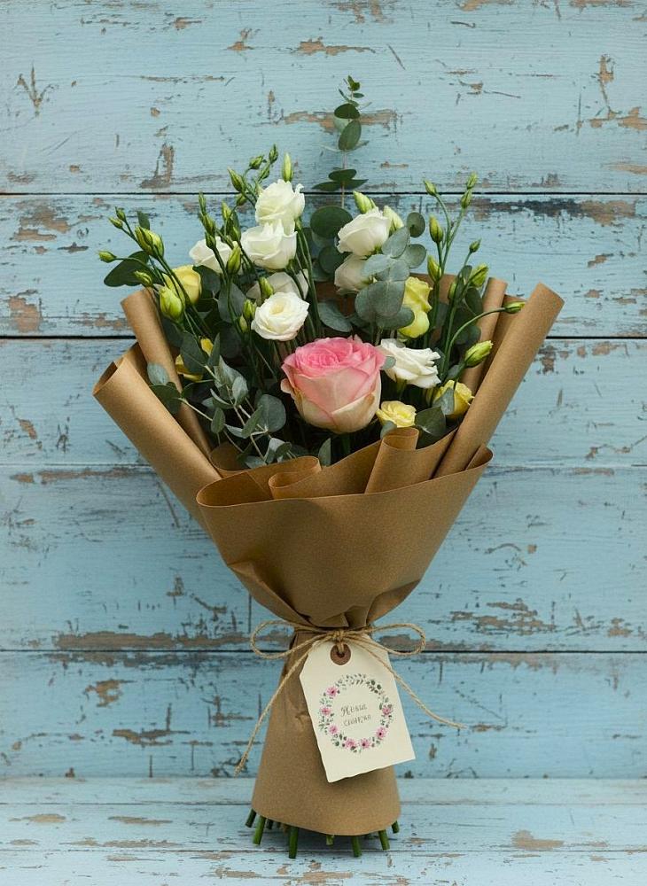 Букет цветов из: Розы и Лизиантусы в Кузнечное