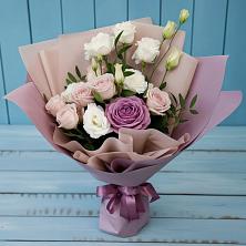 Букет цветов из:  Розы и Лизиантусы в Кузнечное