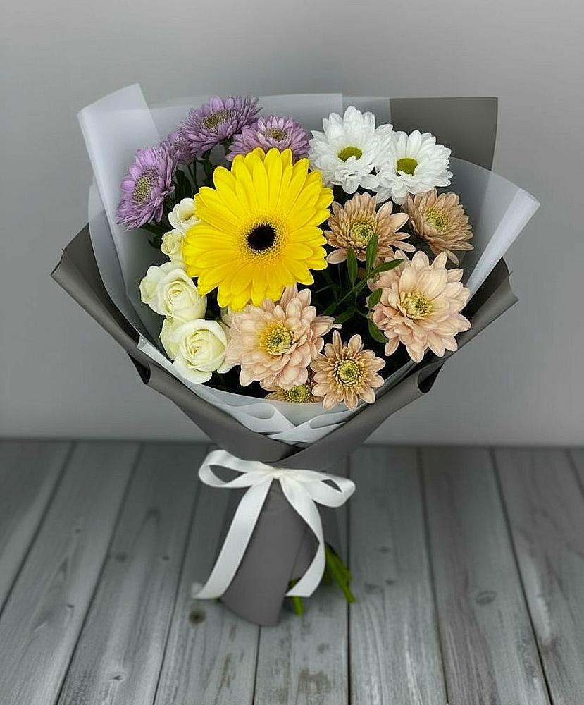 Букет цветов из: Розы, Герберы и Хризантемы в Кузнечное