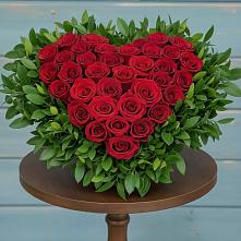 Цветочная композиция из Розы в виде сердца в Кузнечное