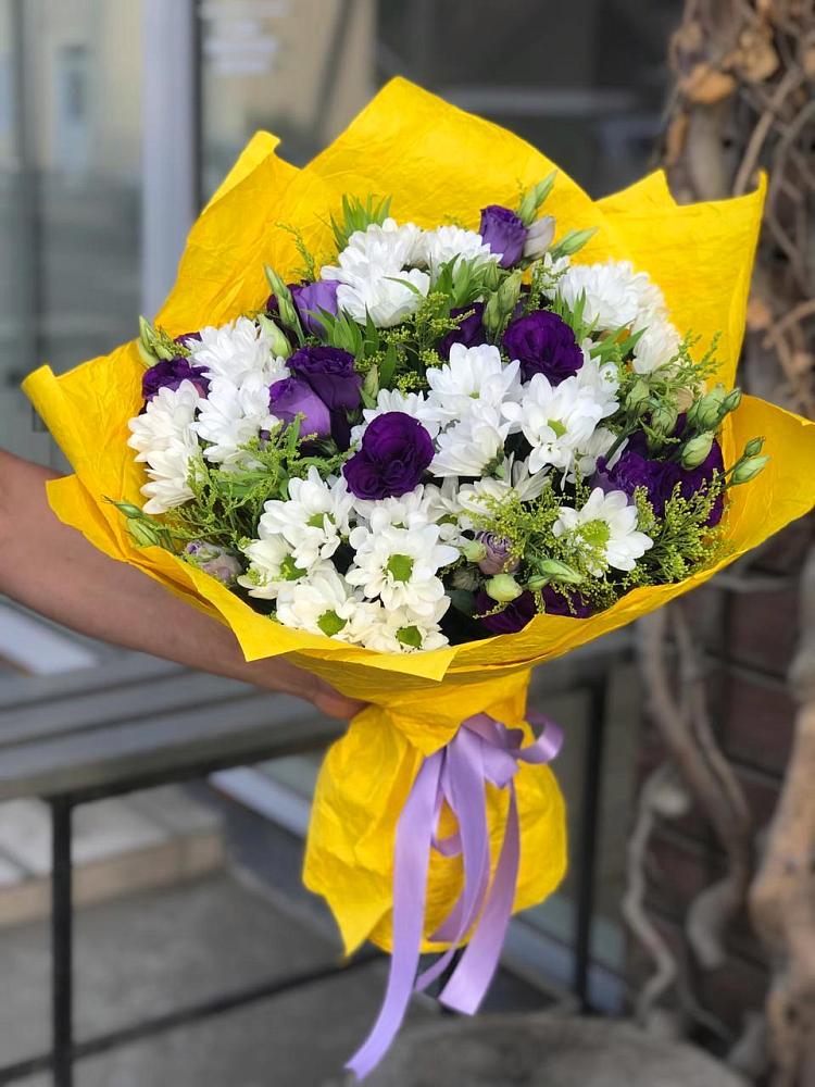 Букет цветов из: Ирисы, Хризантемы и Ромашки в Кузнечное