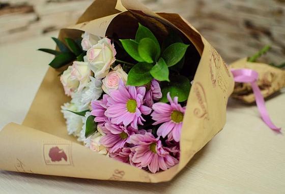 Букет цветов из: Розы и Хризантемы в Кузнечное