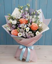 Букет цветов из:  Лизиантусы, Розы, Альстромерии и Гипсофила в Кузнечное