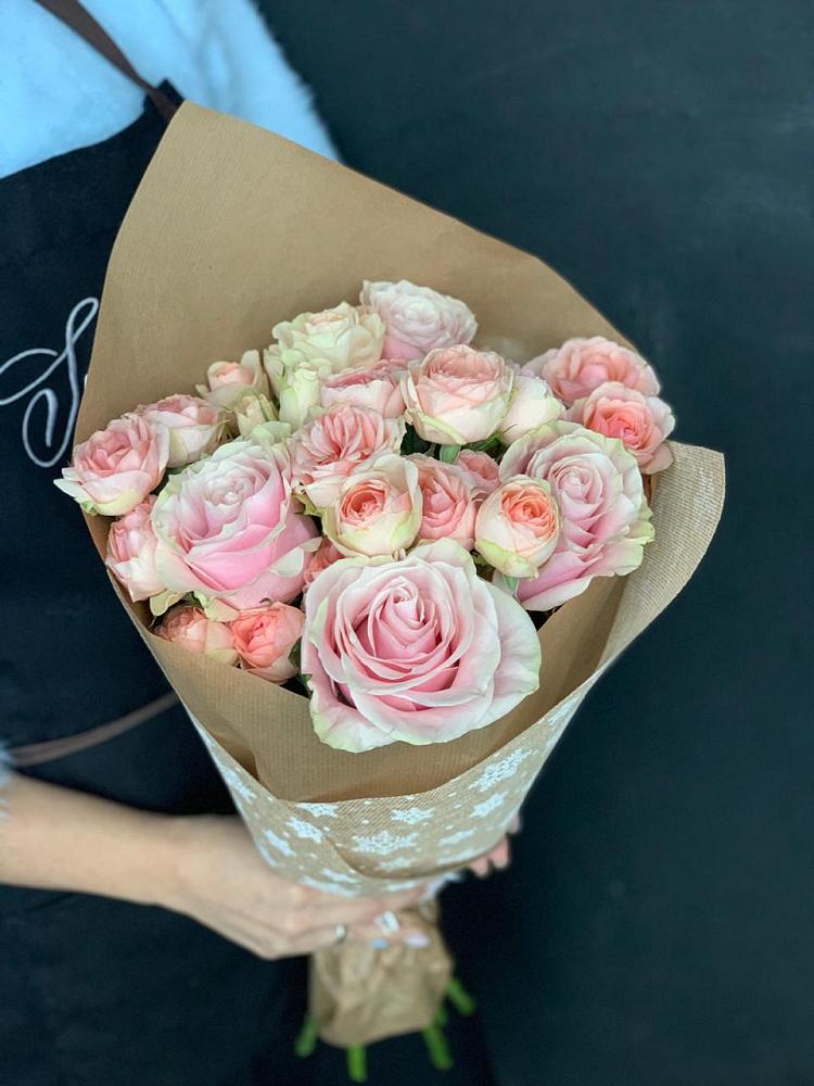 Букет цветов из: Хризантемы и Розы в Кузнечное