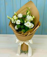 Букет цветов из:  Хризантемы и Лизиантусы в Кузнечное