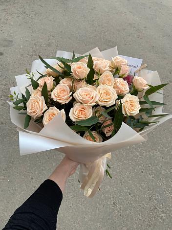 Букет Кремовые розы Латте в Кузнечное