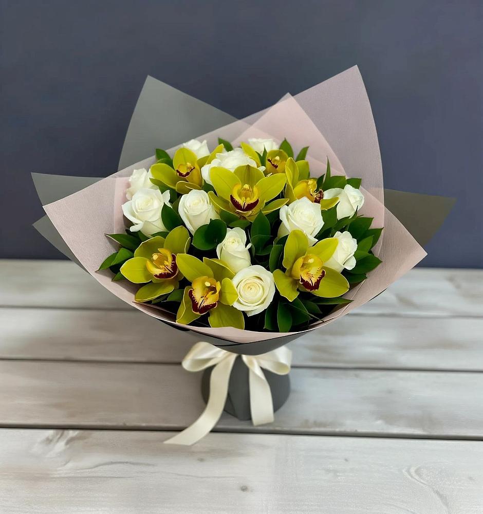 Букет цветов из: Орхидеи и Розы в Кузнечное