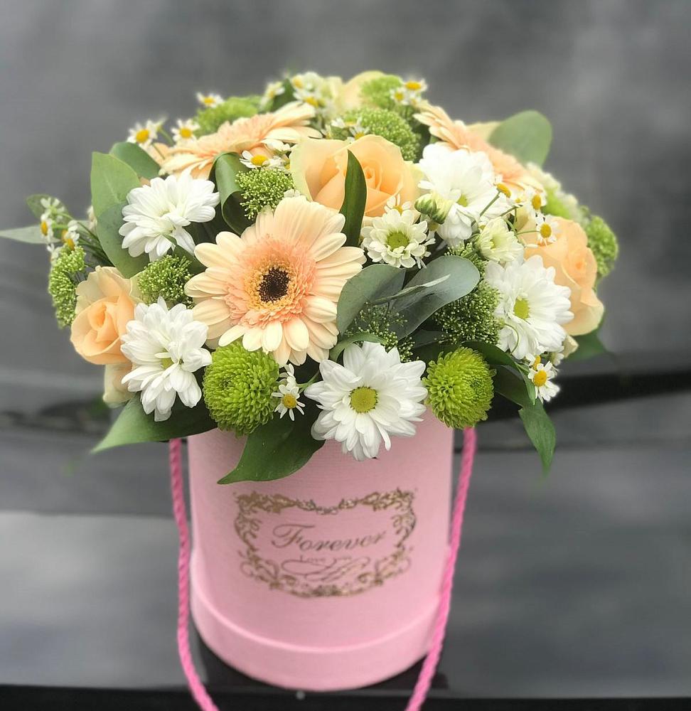 Цветочная композиция из Розы, Герберы и Хризантемы в шляпной коробке в Кузнечное