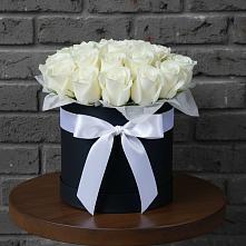 Цветочная композиция из Розы в шляпной коробке в Кузнечное