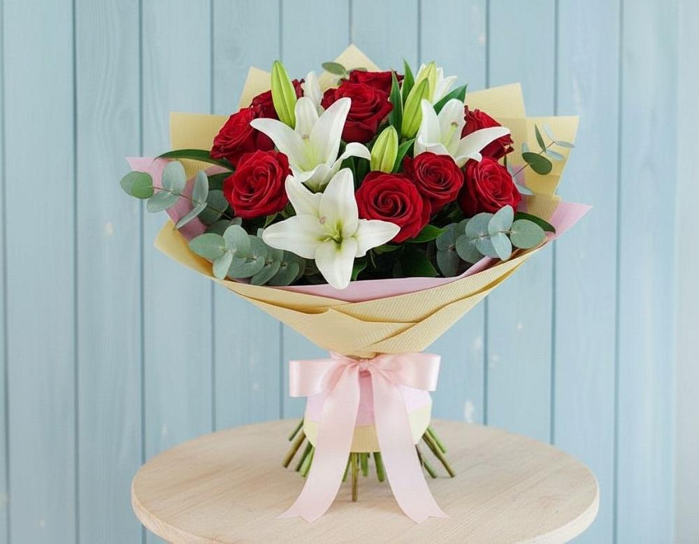 Букет цветов из: Лилии и Розы в Кузнечное